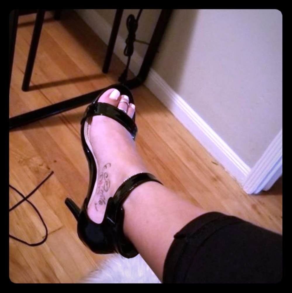 Single sole heels